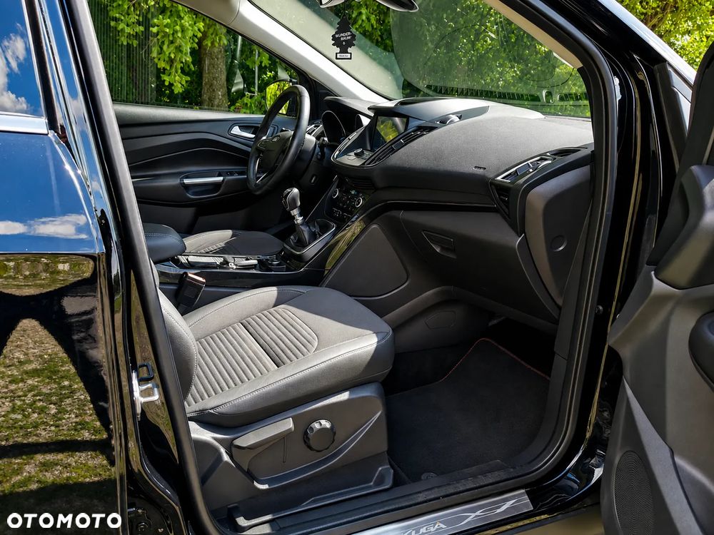 Ford Kuga 1.5 EcoBoost 2x4 Titanium - 12