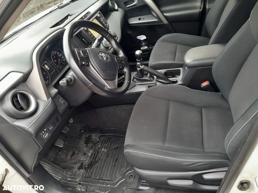 Toyota RAV4 2.0 D-4D 2WD Comfort - 9