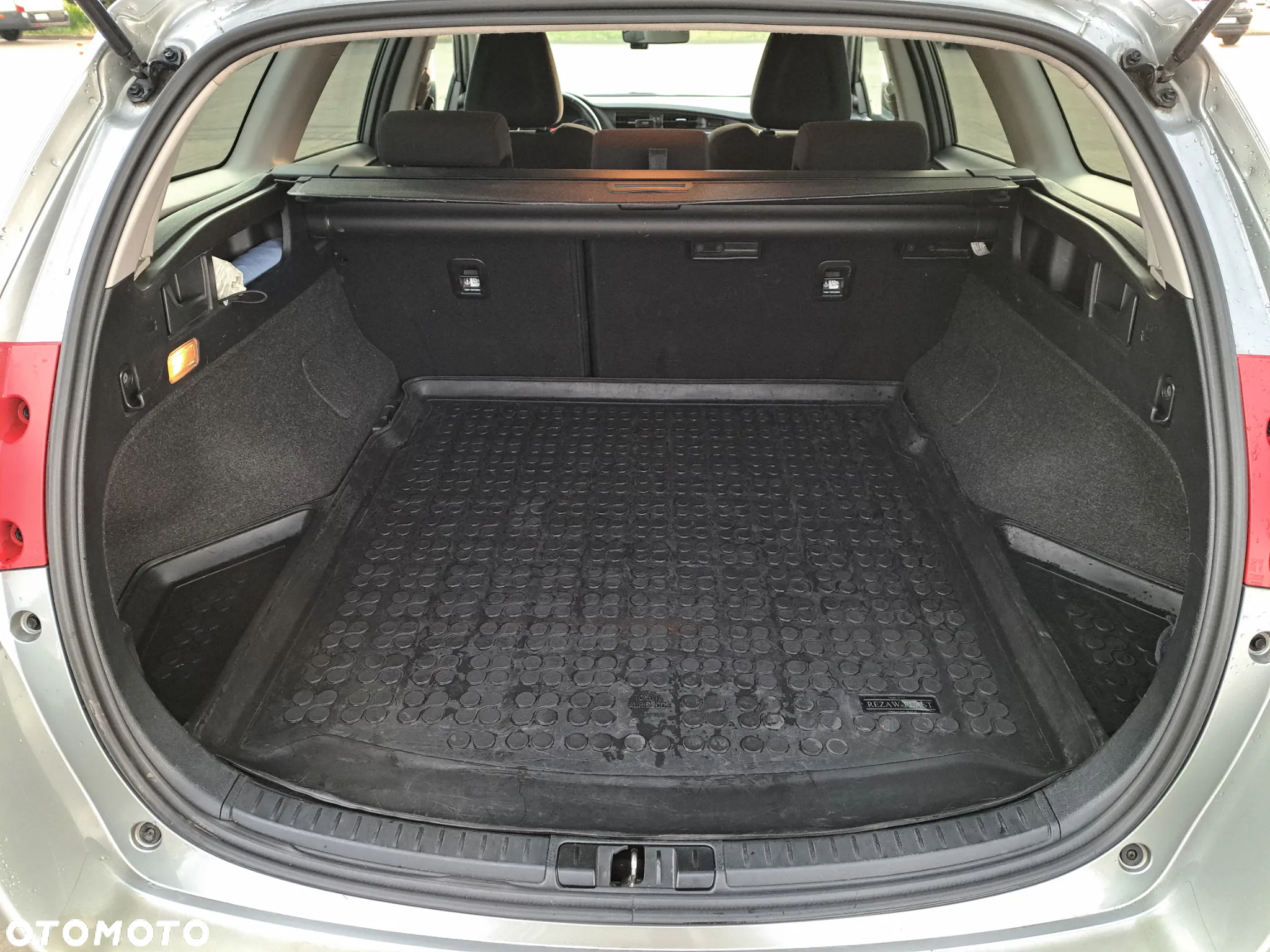 Toyota Auris 1.6 Premium + - 8