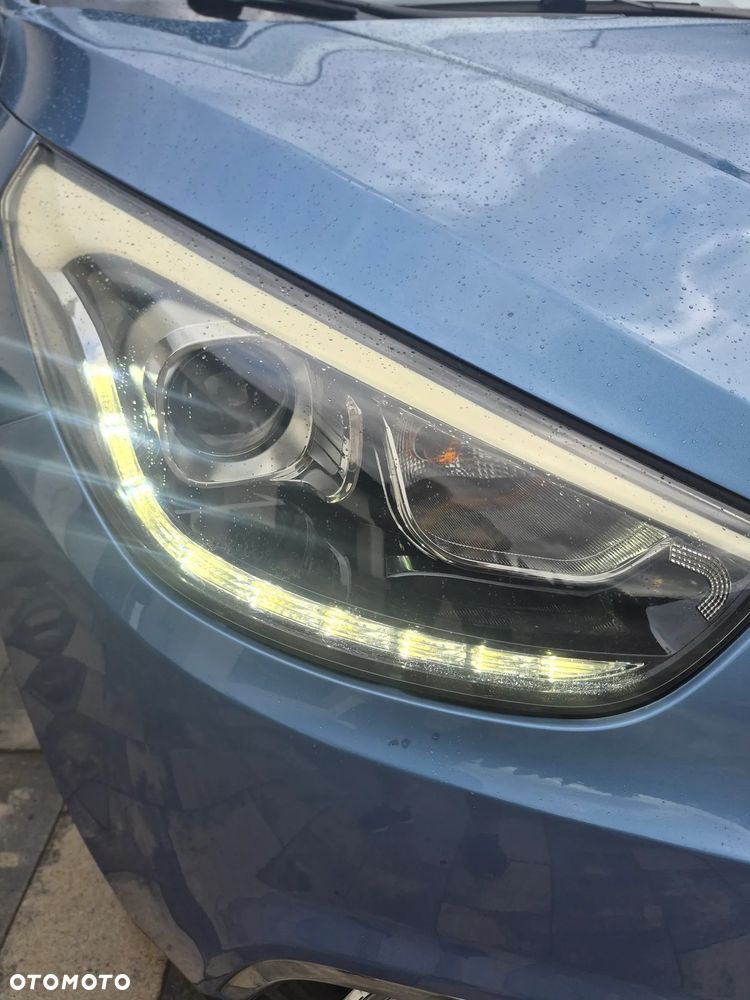 Hyundai ix35 1.7 CRDi 2WD Fifa World Cup Edition - 24