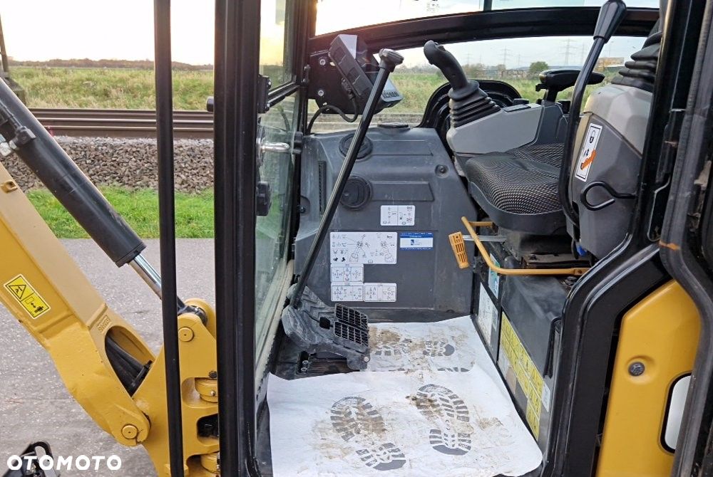 Caterpillar 301.6 - 4