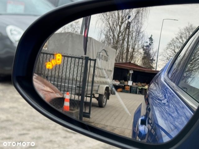 Toyota C-HR 1.8 Hybrid Neon Lime powered by JBL - 30