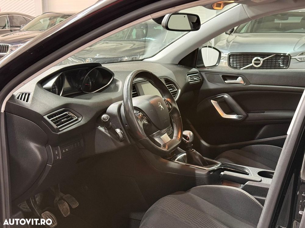 Peugeot 308 PureTech 130 Allure - 6