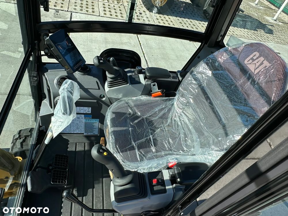 Caterpillar 302 CR - 24