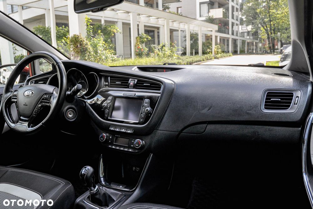 Kia Ceed 1.6 CRDi L - 10