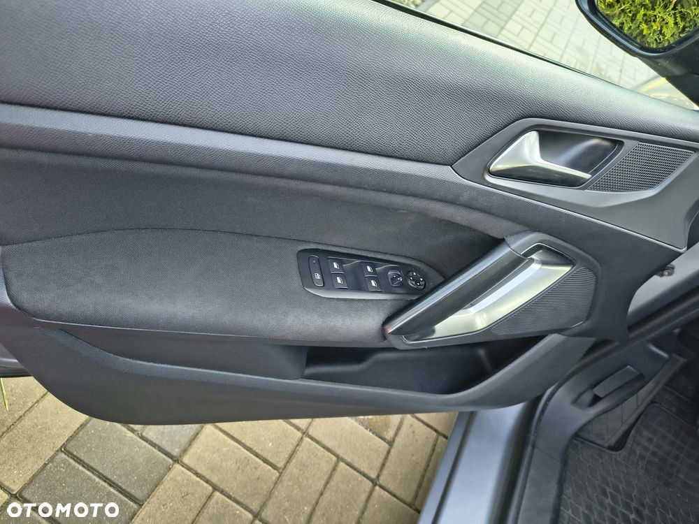 Peugeot 308 - 33