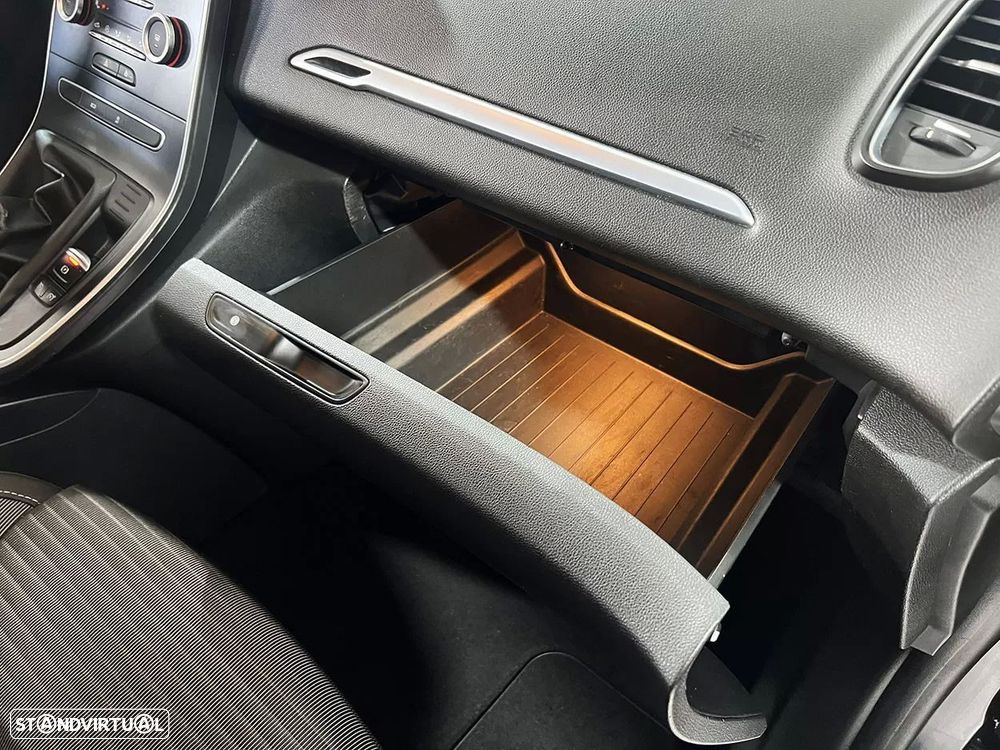 Renault Scénic 1.5 dCi Exclusive SS - 19