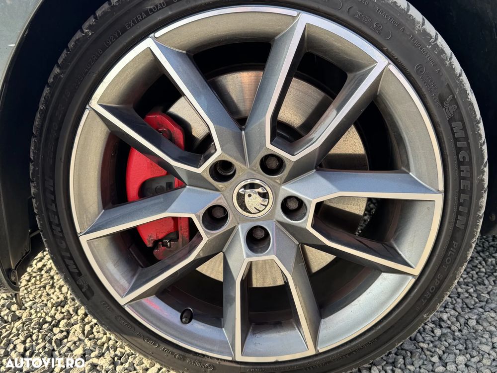 Skoda Octavia 2.0 TDI DSG RS - 15