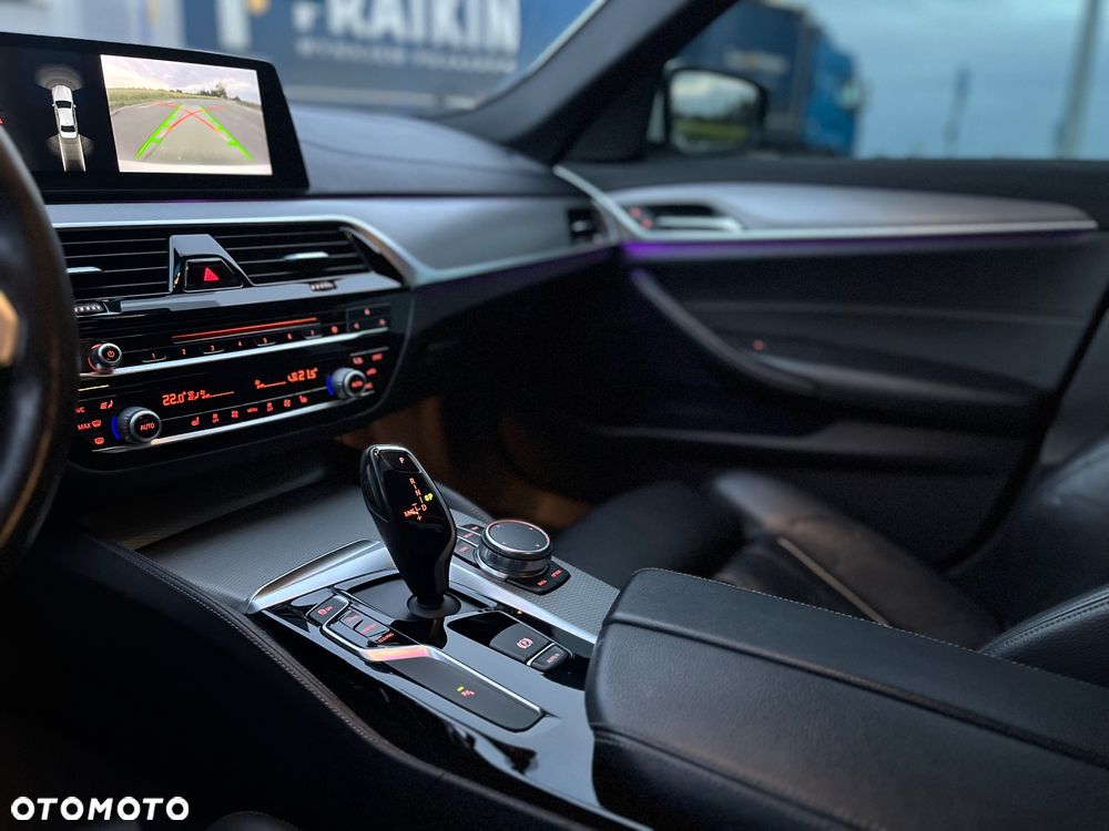 BMW Seria 5 530i xDrive M Sport sport - 15