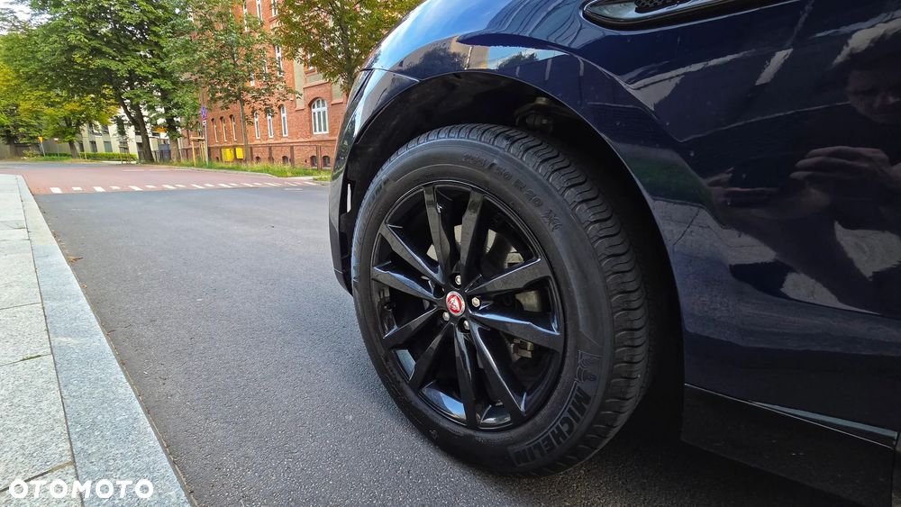 Jaguar F-Pace P250 AWD - 37