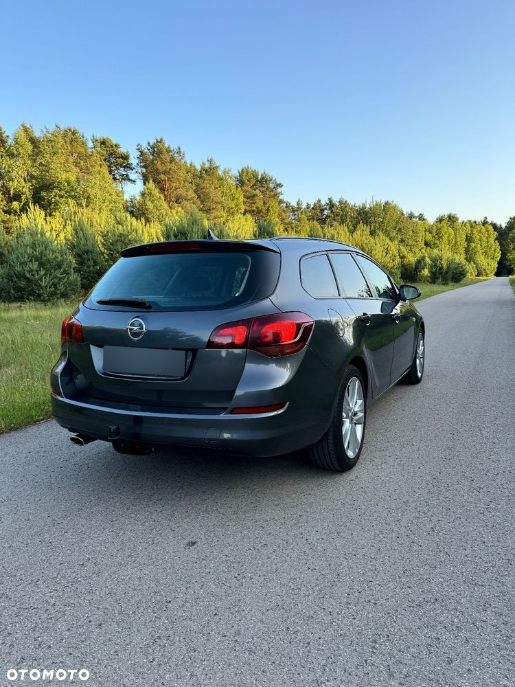 Opel Astra IV 2.0 CDTI Cosmo - 4