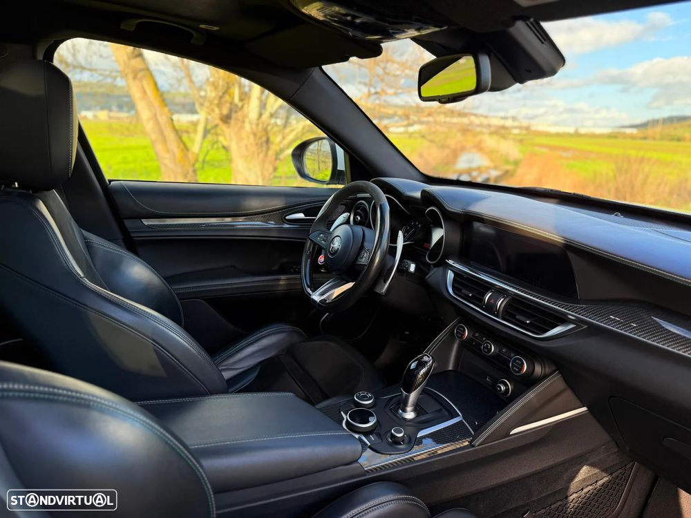 Alfa Romeo Stelvio V6 2.9 Bi-Turbo AT8-Q4 Quadrifoglio - 5