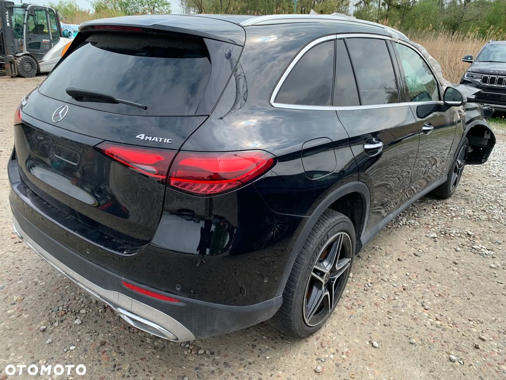 Mercedes-Benz GLC 300 4Matic 9G-TRONIC - 11