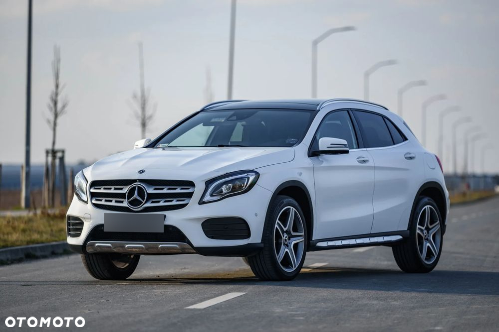 Mercedes-Benz GLA 200 7G-DCT - 7