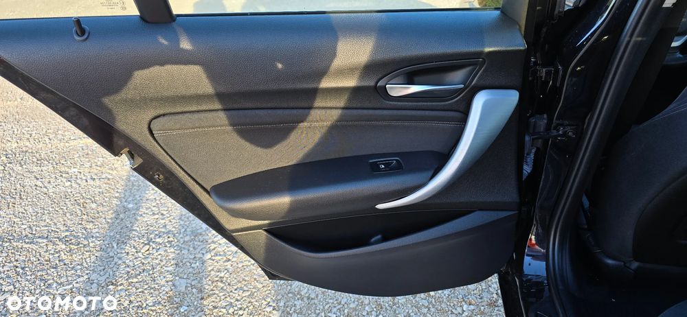 BMW Seria 1 116i Sport Line - 10