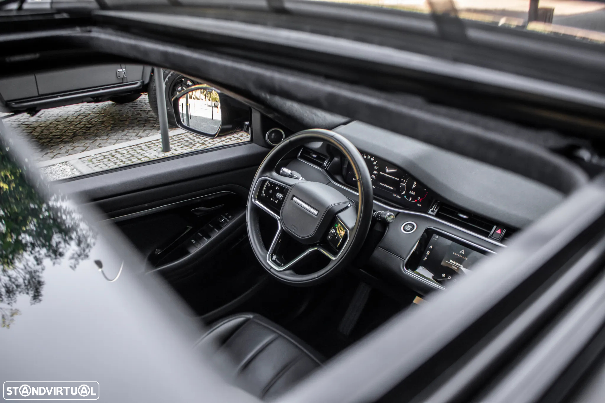 Land Rover Range Rover Evoque 2.0 D180 AWD HSE Auto - 41