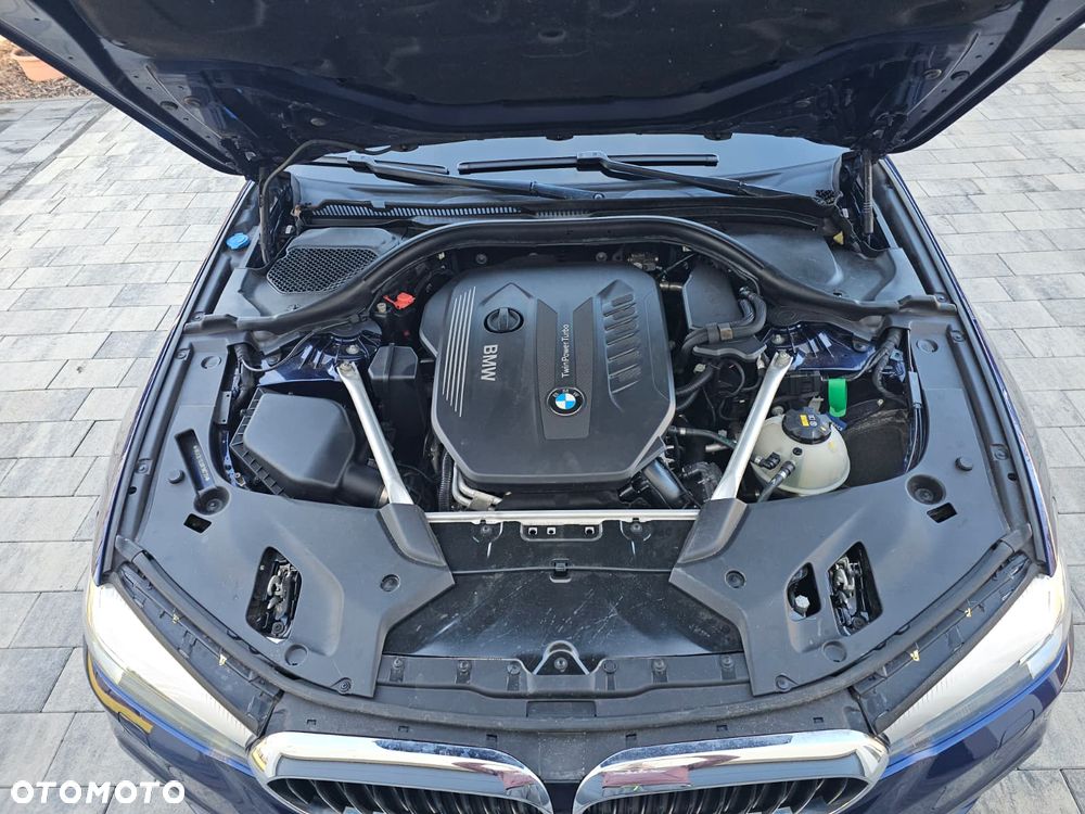 BMW Seria 5 530d xDrive Sport Line sport - 9