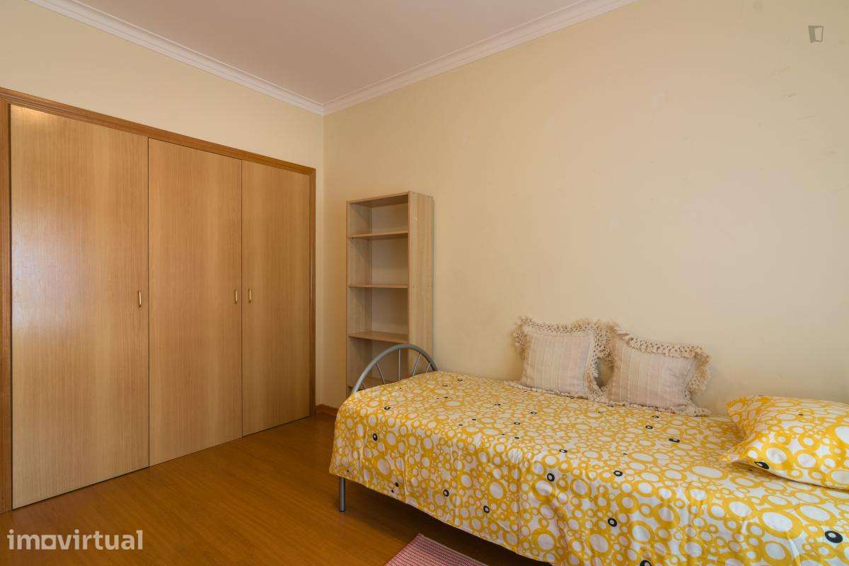 Quarto - localizado em Caparica Lisbon - Grande imagem: 3/32