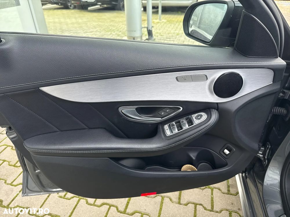 Mercedes-Benz C - 12