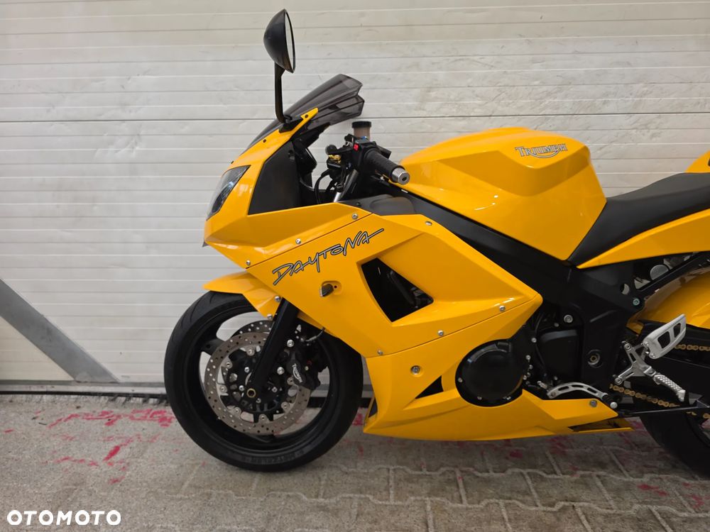 Triumph Daytona - 13