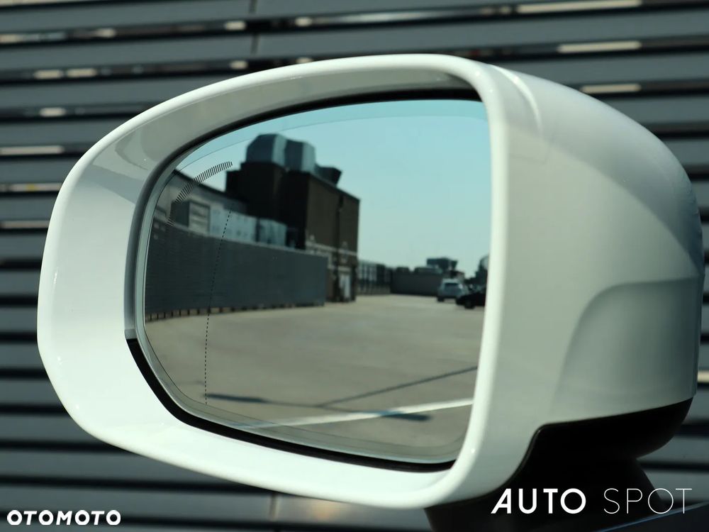 Volvo XC 60 T5 Momentum Pro - 11