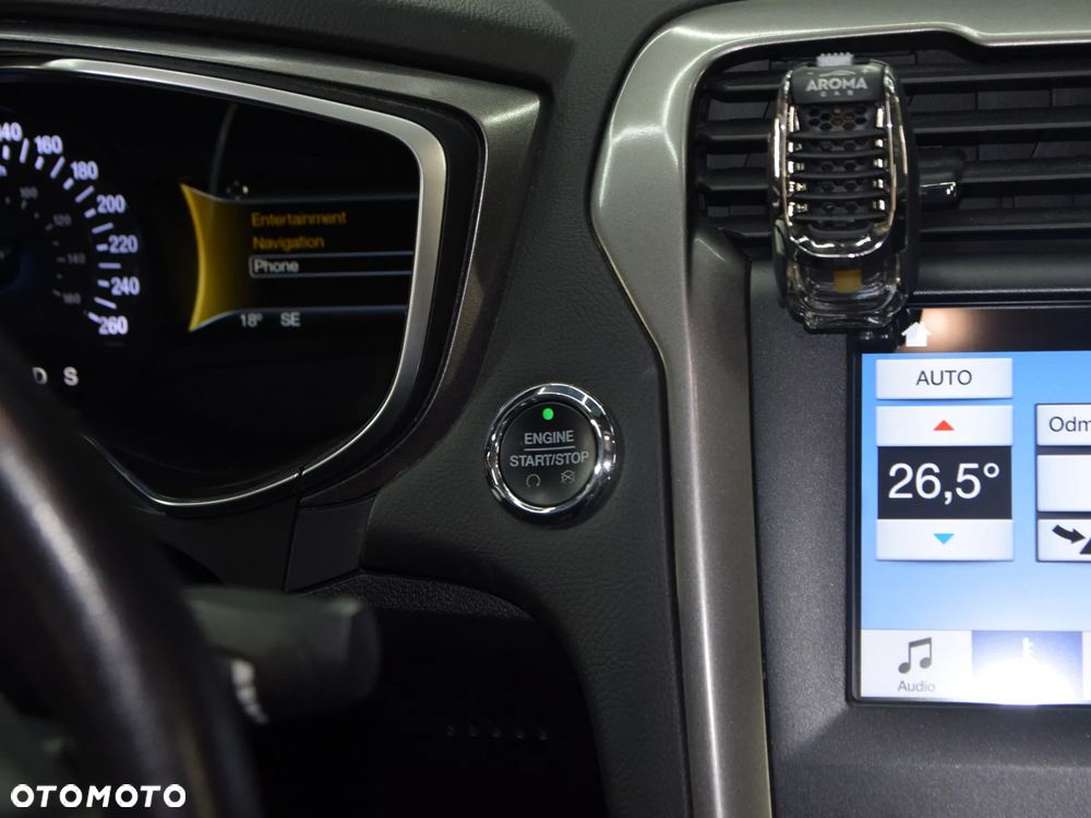 Ford Fusion 2.0 EcoBoost Titanium - 22