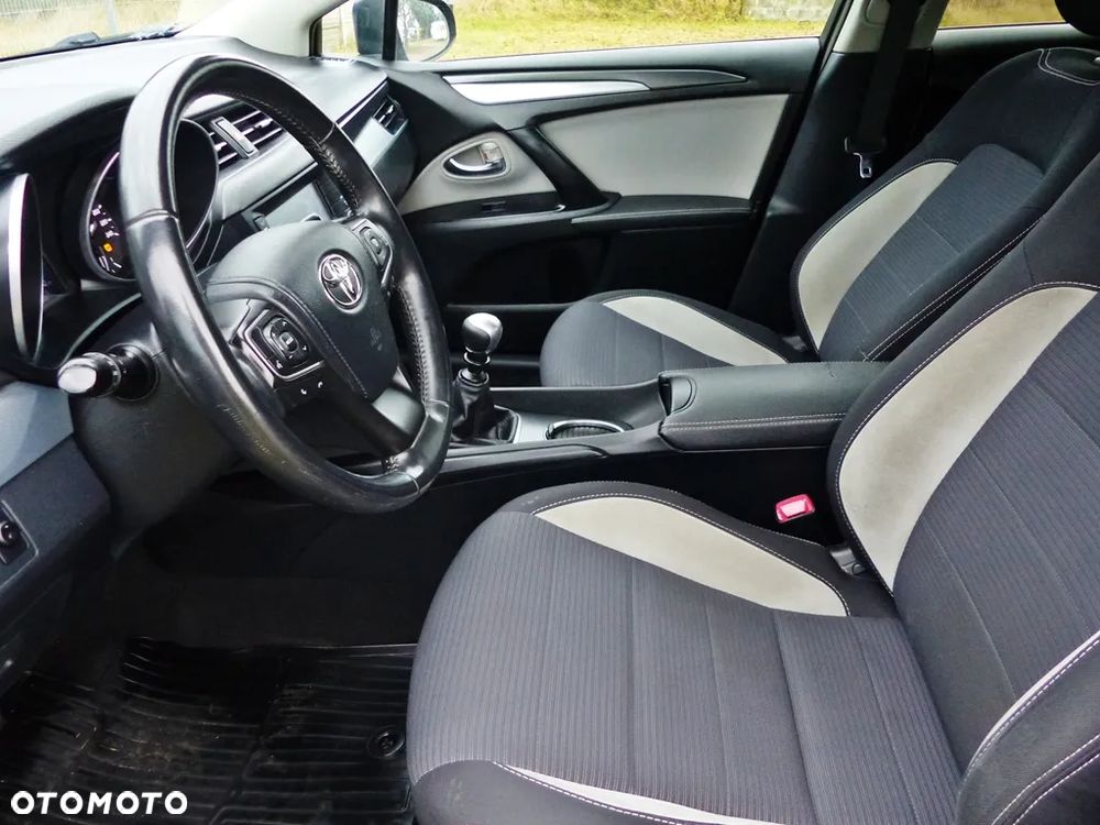 Toyota Avensis 2.0 D-4D Premium - 20