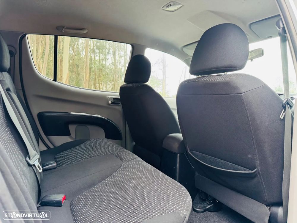 Mitsubishi L200 2.5 DI-D CD Invite AC CC 4WD - 38