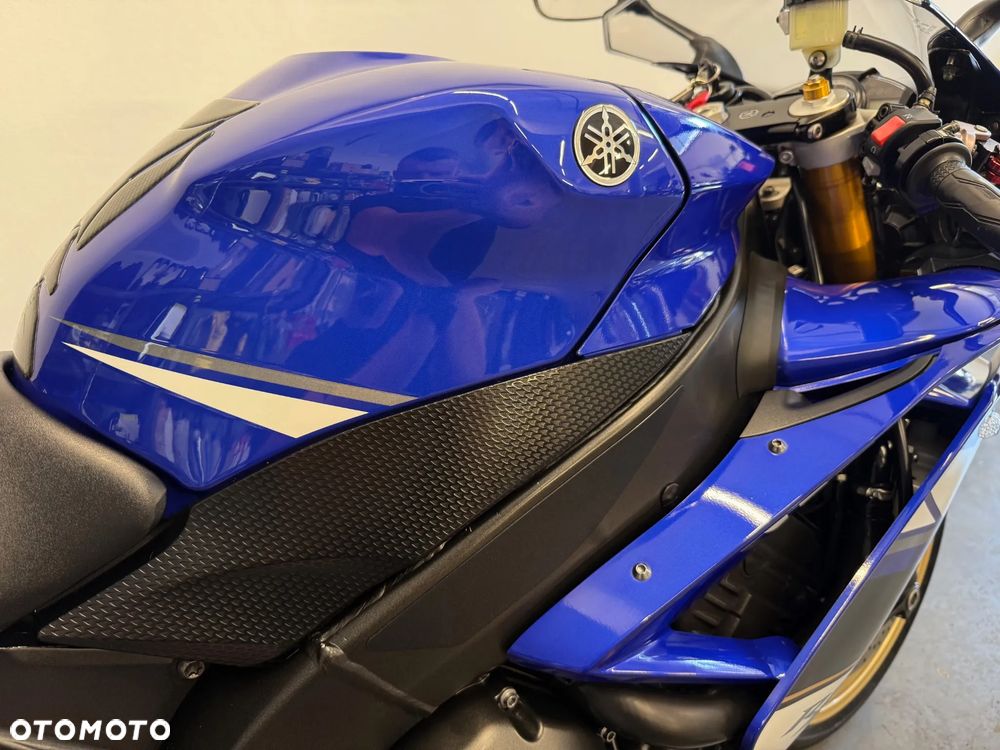 Yamaha R1 - 31