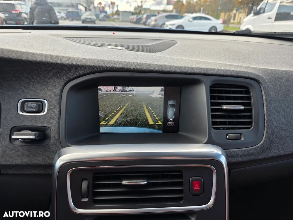 Volvo V60 D5 AWD Geartronic Kinetic - 19