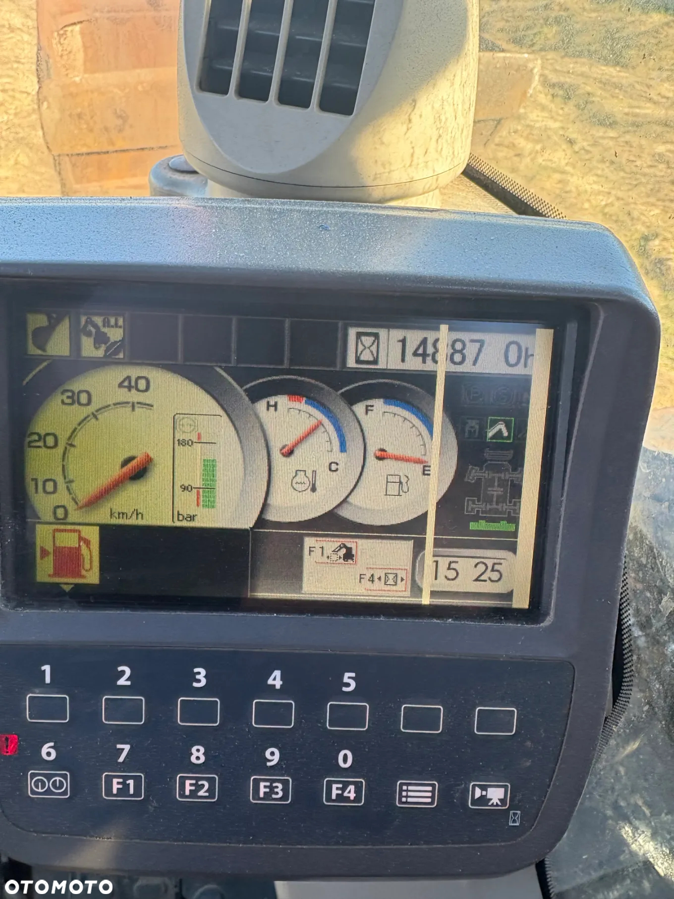 Hitachi ZX 140W-3 - 9
