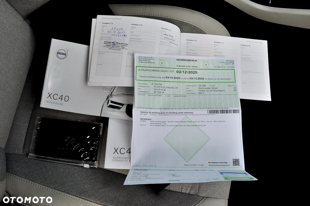 Volvo XC 40 T3 Geartronic Momentum Pro - 39