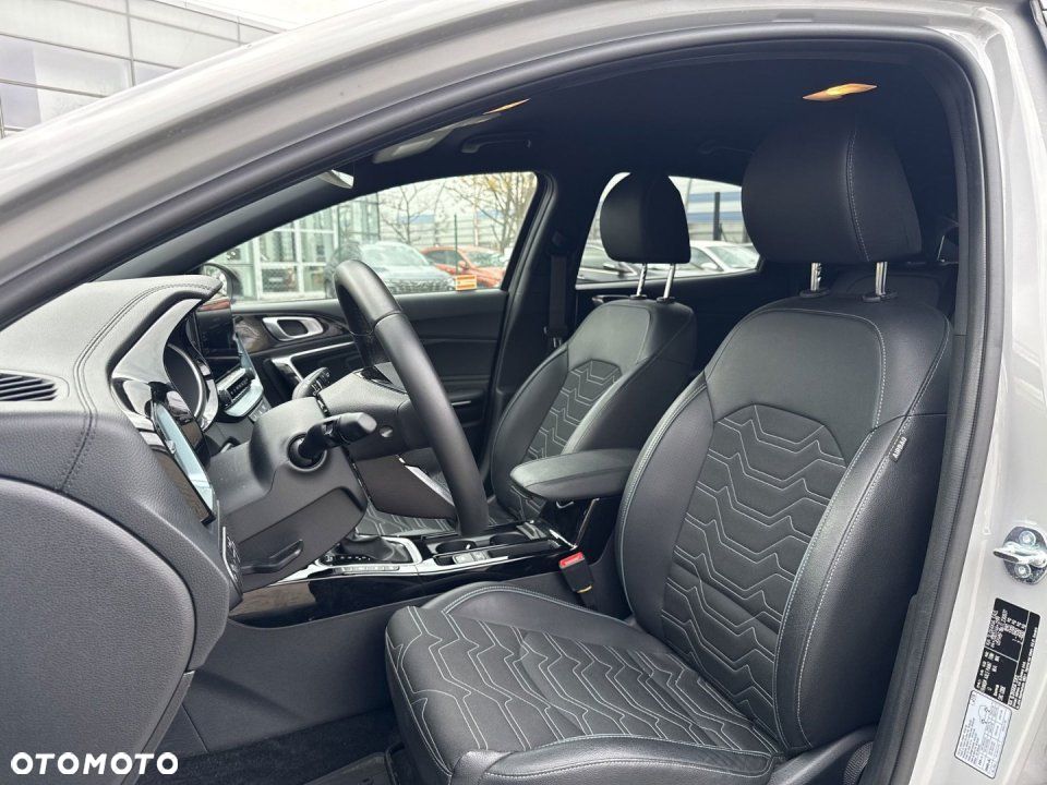 Kia XCeed - 12