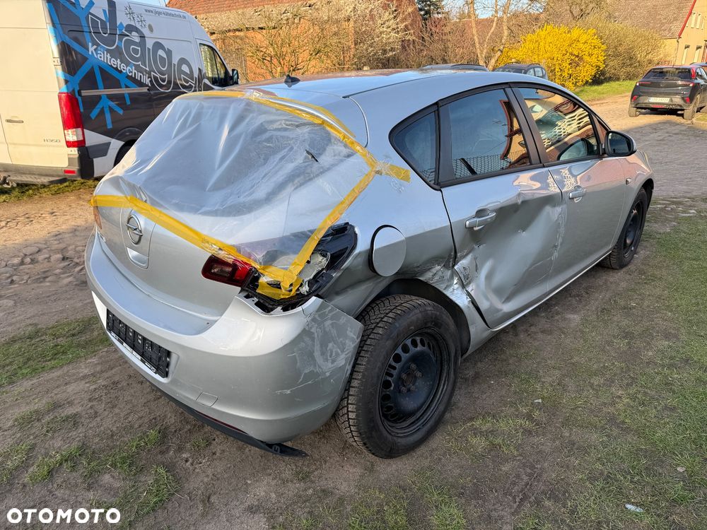 Opel Astra 1.6 Design Edition - 9