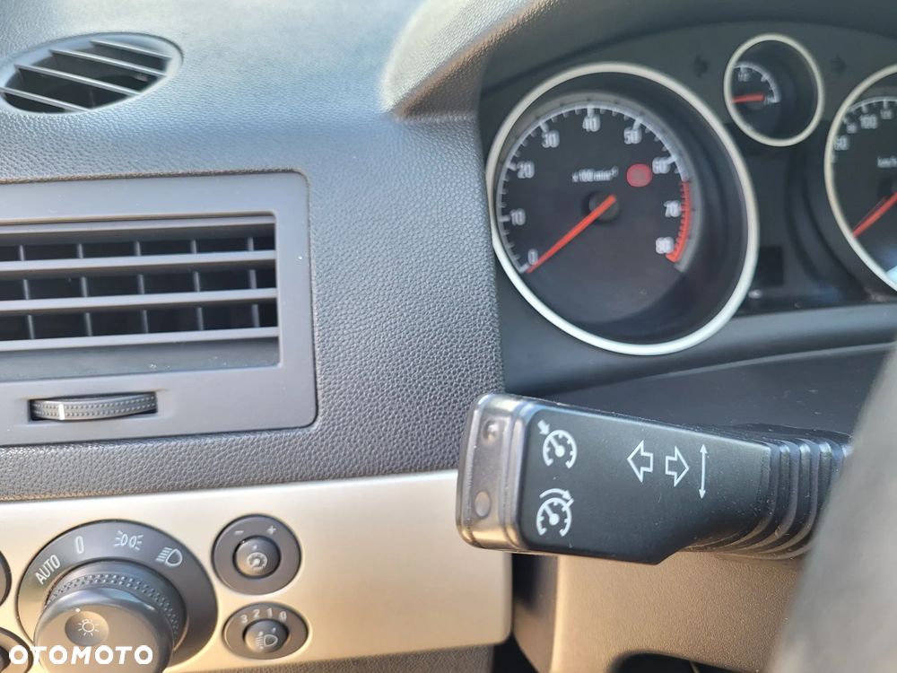 Opel Astra 1.4 Essentia - 24