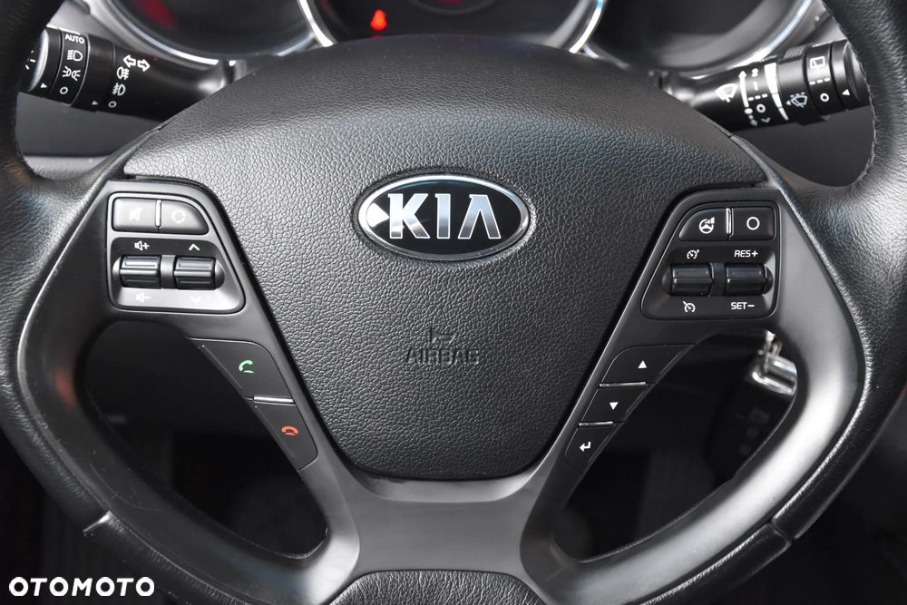 Kia Ceed 1.4 CVVT Dream-Team Edition - 25