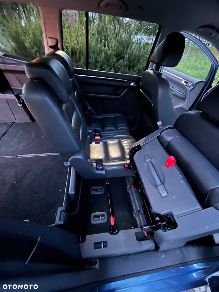 Volkswagen Touran - 10