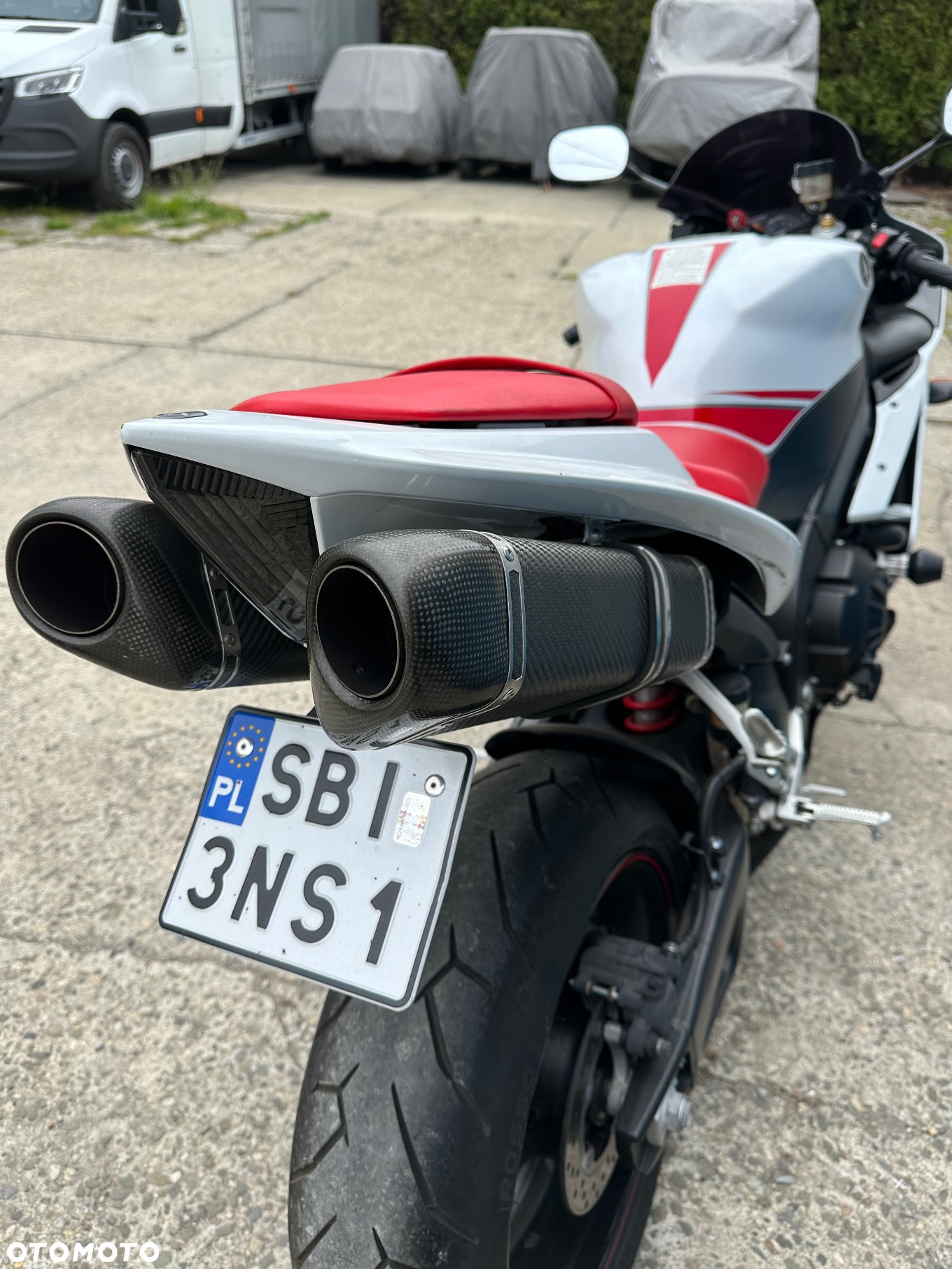 Yamaha R1 - 4