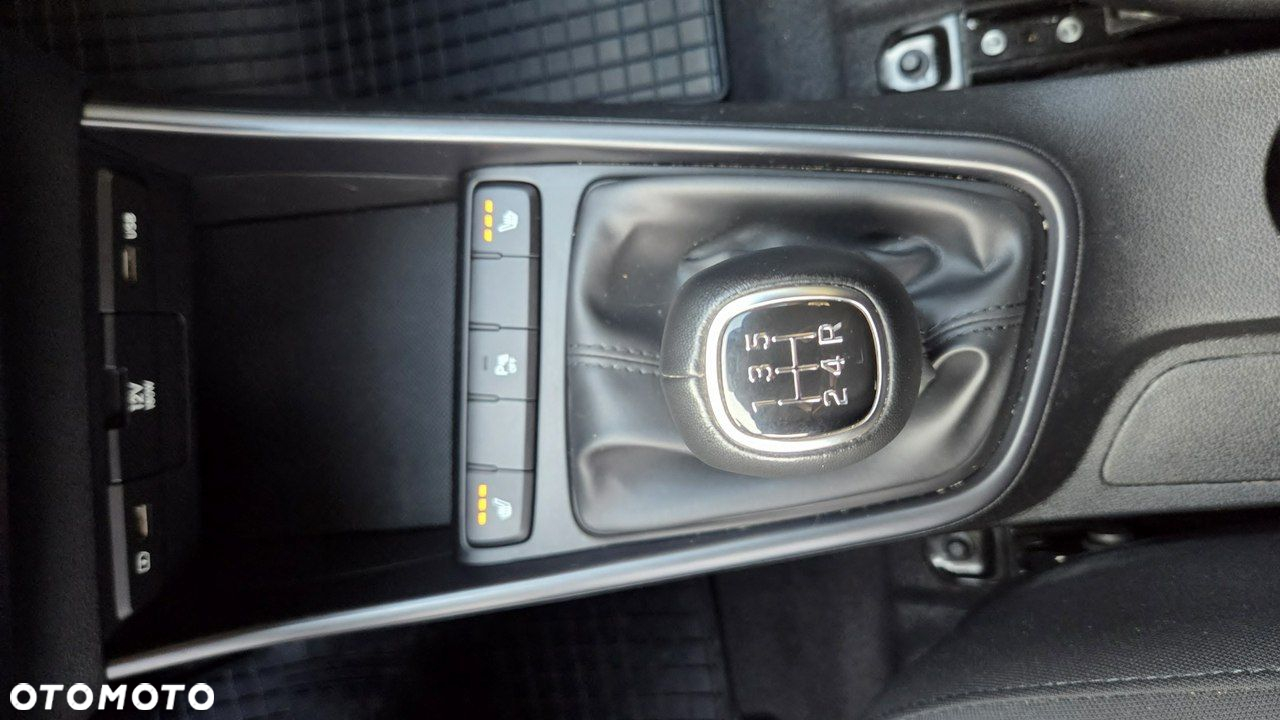 Hyundai i20 - 19