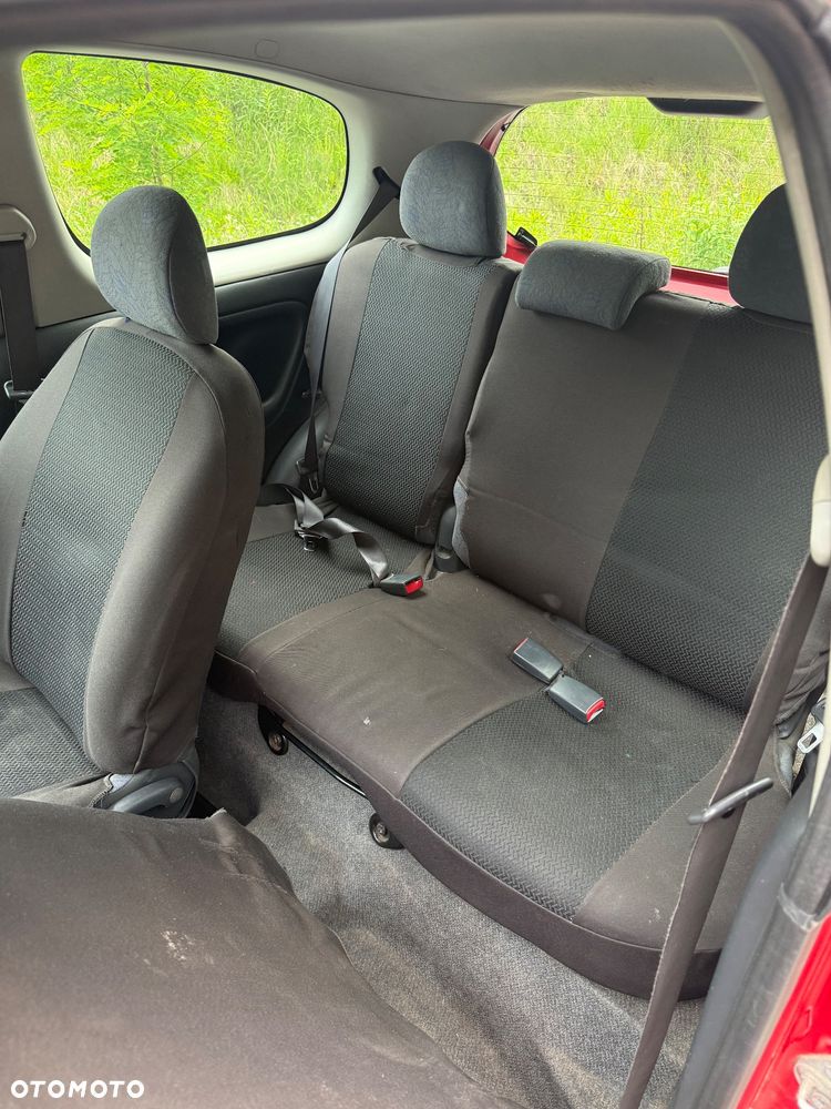 Toyota Yaris 1.0 Terra - 9