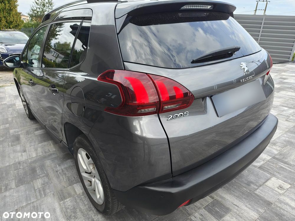 Peugeot 2008 1.2 Pure Tech Style S&S - 6
