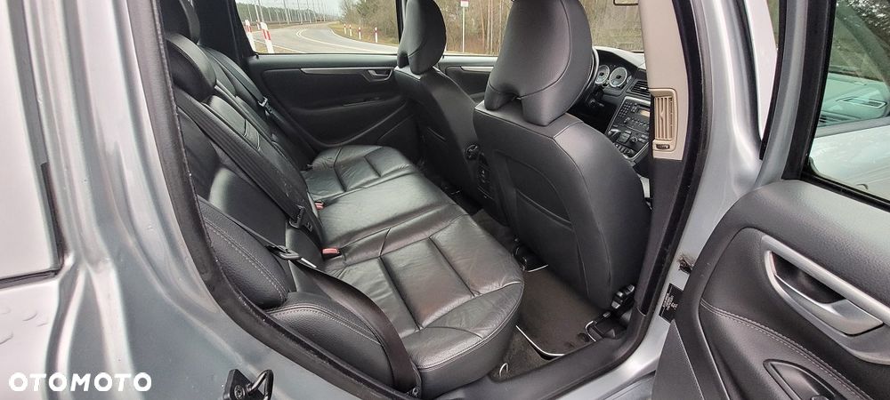 Volvo V70 D5 AWD Summum - 17