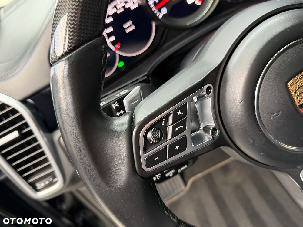 Porsche Cayenne Turbo - 27