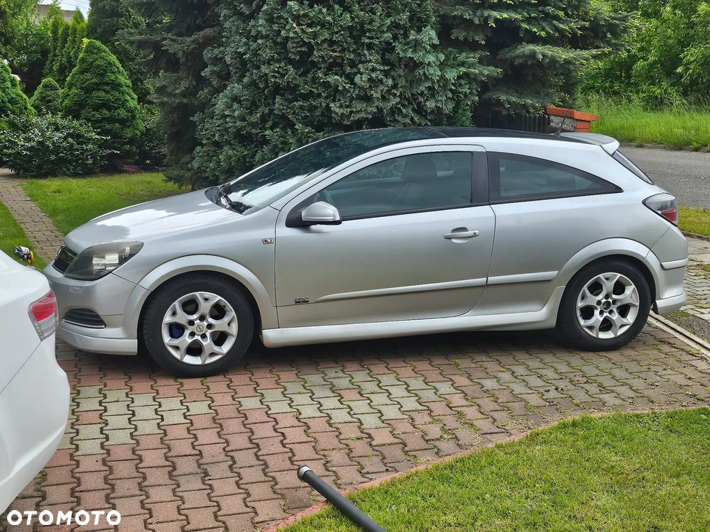 Opel Astra GTC 1.7 CDTI Cosmo - 4