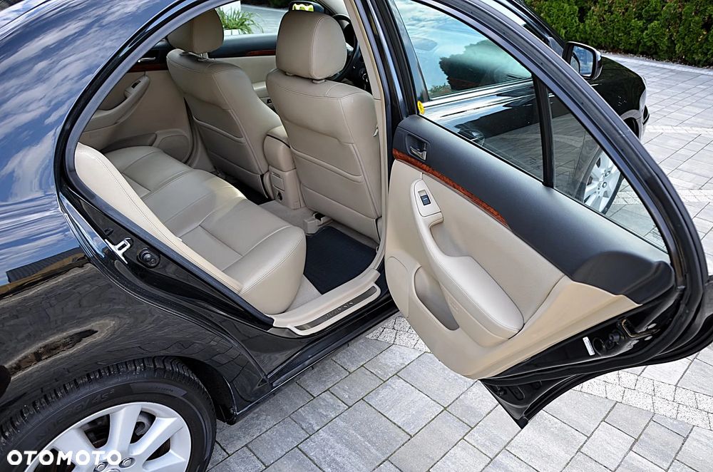 Toyota Avensis 2.2 D-4D Prestige - 23