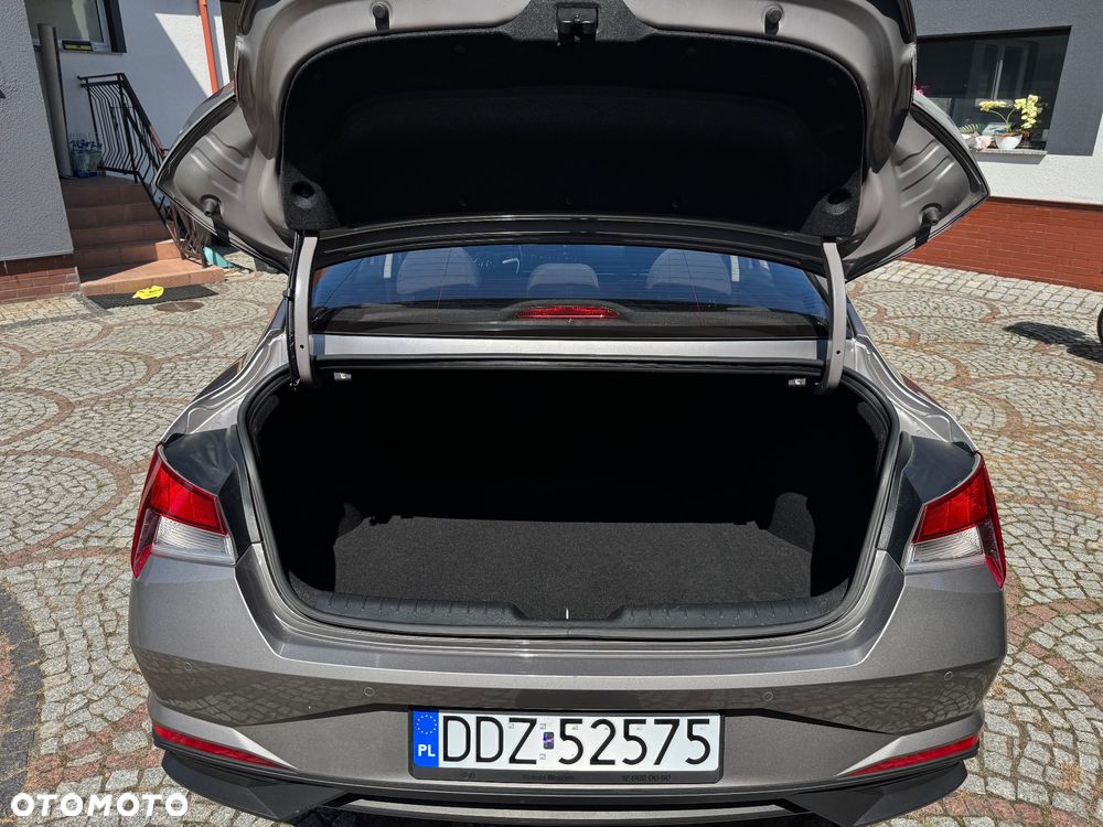 Hyundai Elantra 1.6 Modern - 18