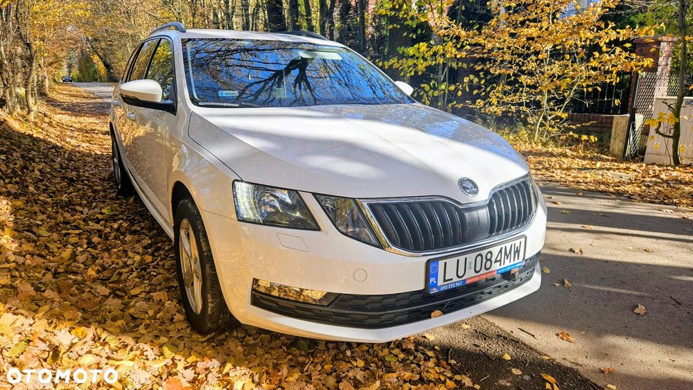 Skoda Octavia 1.6 TDI DSG Ambition - 1
