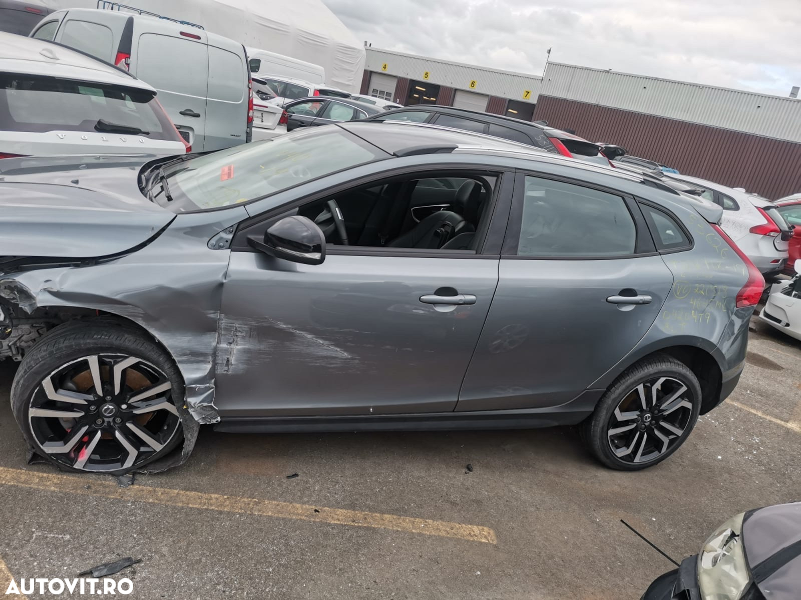 Dezmembram Volvo v40 2019 Cross Country 2.0 Diesel 46.000 km - 2