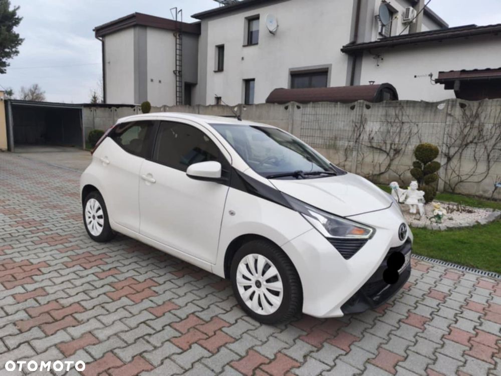 Toyota Aygo x-play - 2
