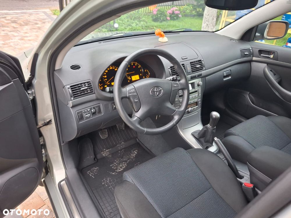 Toyota Avensis 1.8 VVT-i Executive - 15